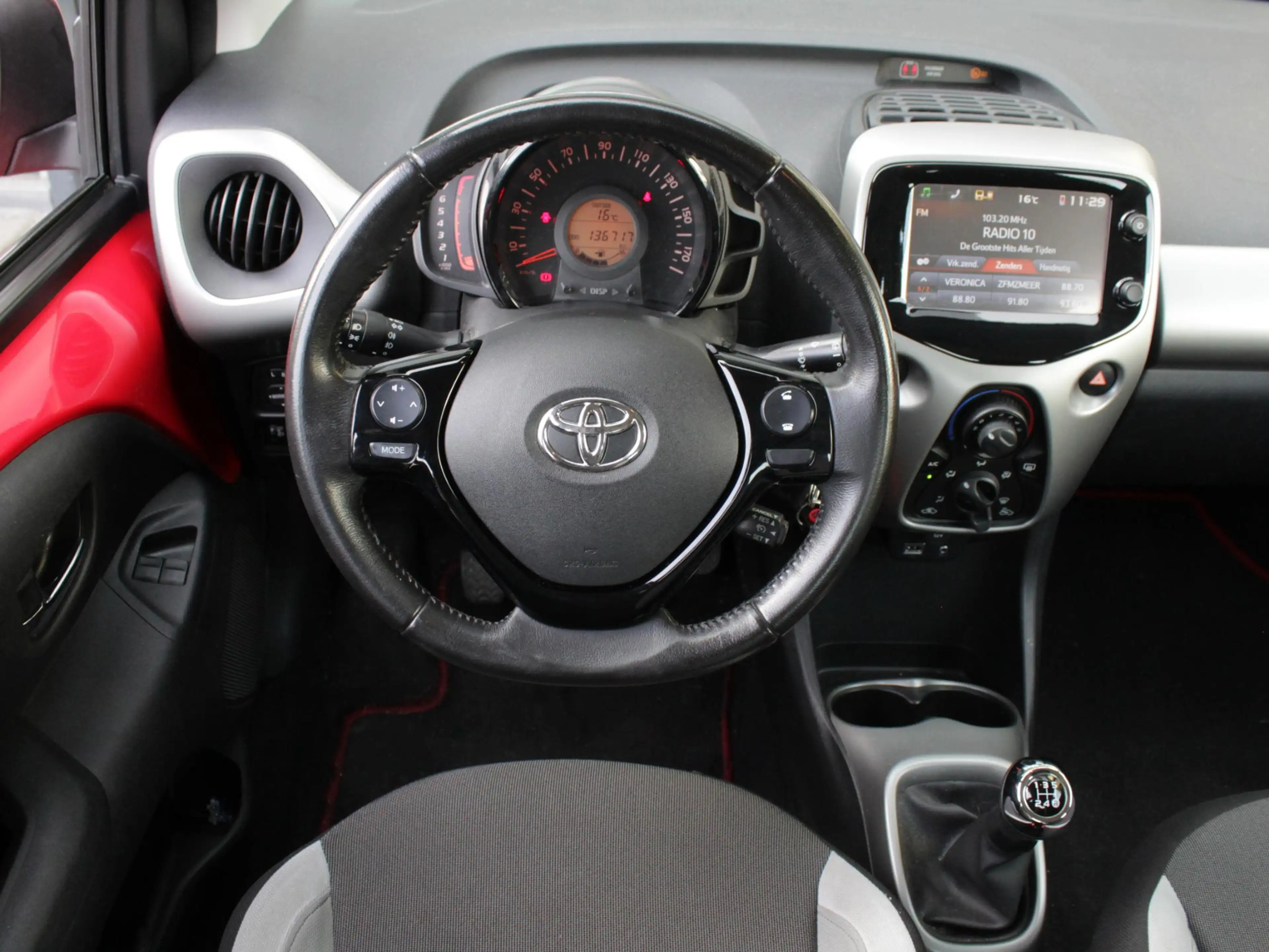 Toyota Aygo 1.0 VVT-i x-play | Airco | Camera | Lm-Velgen — photo 4