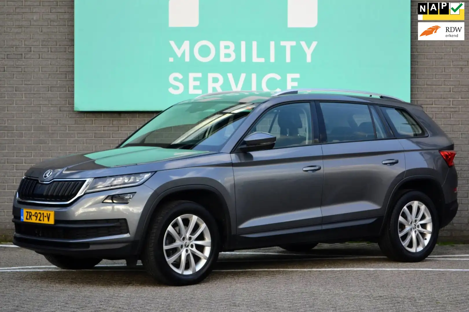 Skoda Kodiaq 1.5 TSI Business Ed. ACC CarPlay LED AUT Clima Nav Grijs - 1