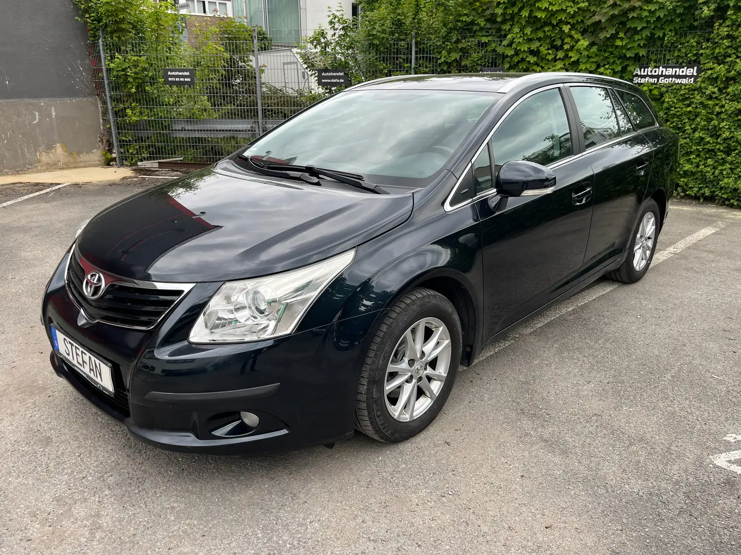 Toyota Avensis Combi 1.6 Edition,Navi, Klima,PDC,Bluetooth,Tüv Schwarz - 1