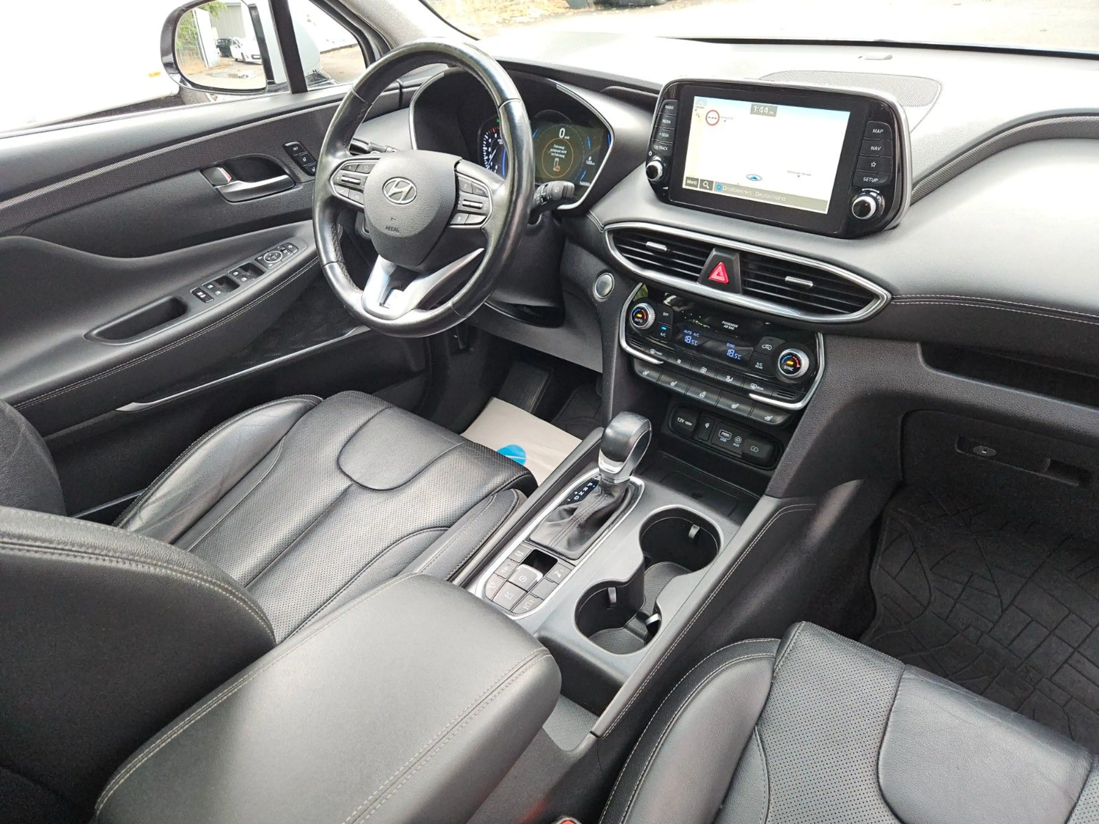 Hyundai SANTA FE Premium 4WD Pano HUD Leder 7Sitzer — photo 15