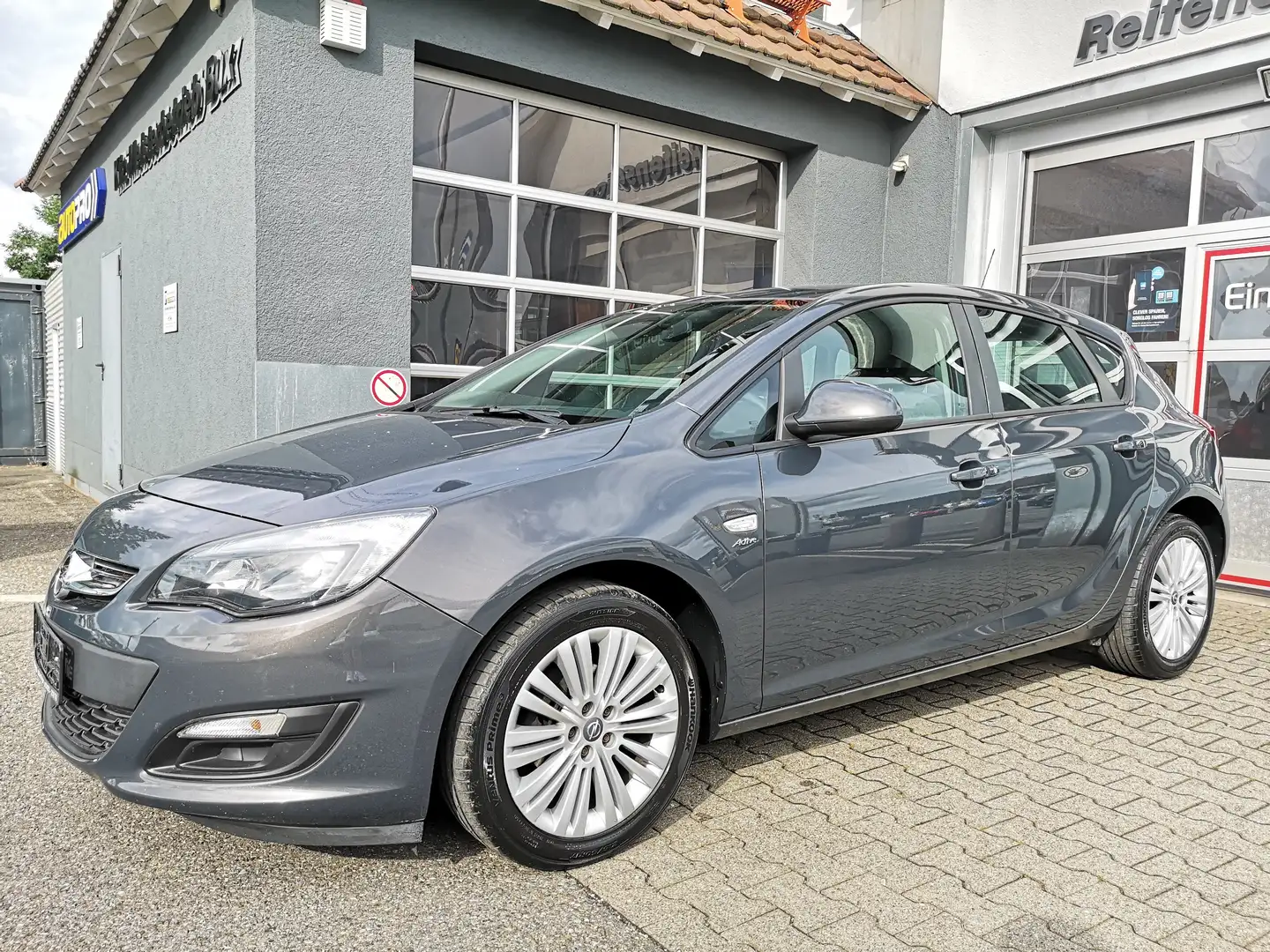 Opel Astra J 1.4 EURO5 Klima Tempomat ALU-Felgen Service NEU Grau - 2