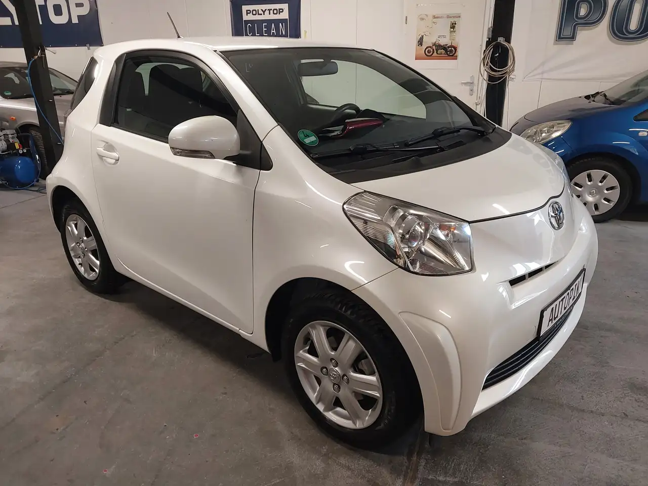 Toyota iQ