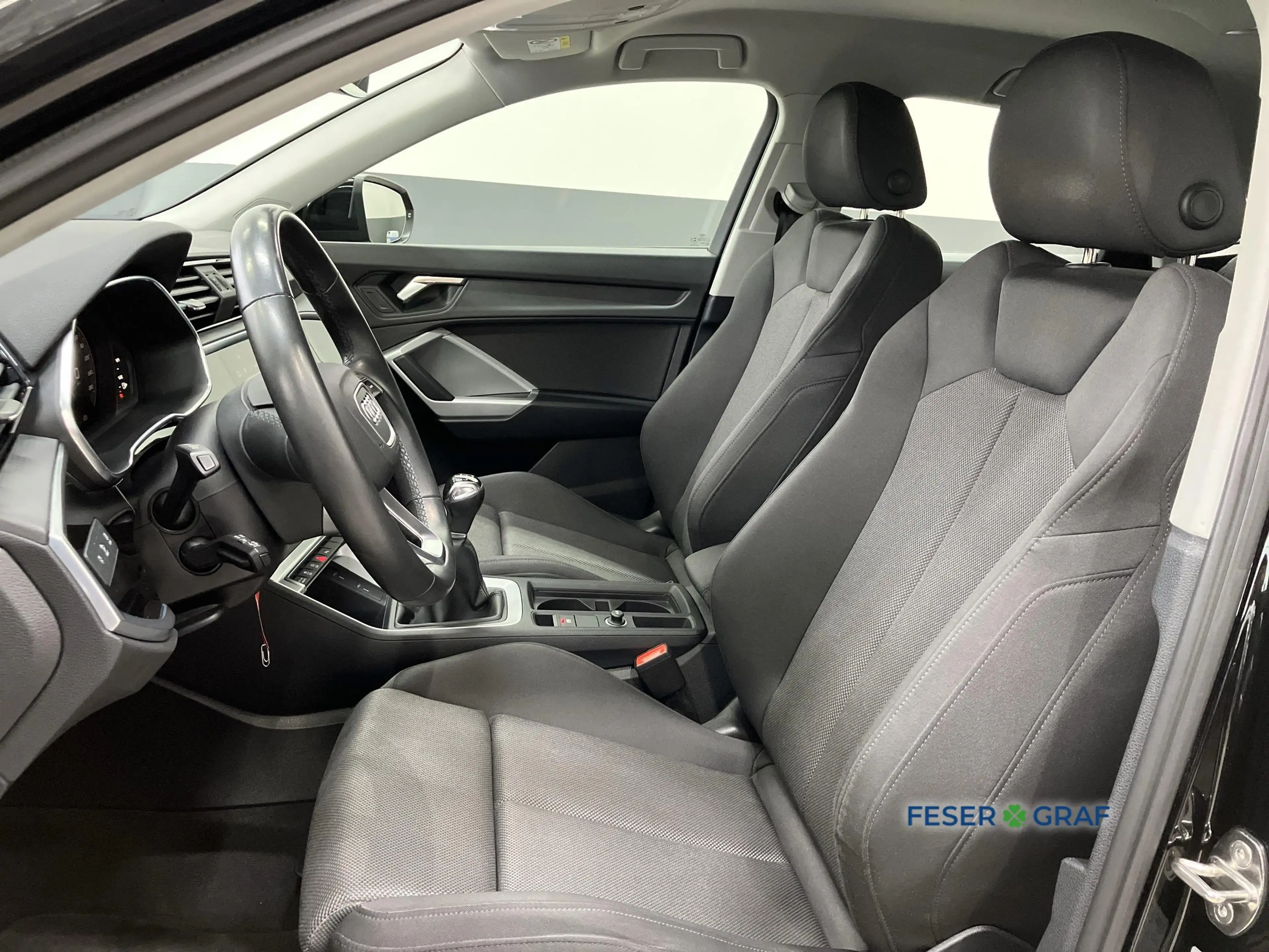 Audi Q3 Sportback S line 35 TFSI AHK Matrix Navi PDC+ — photo 6