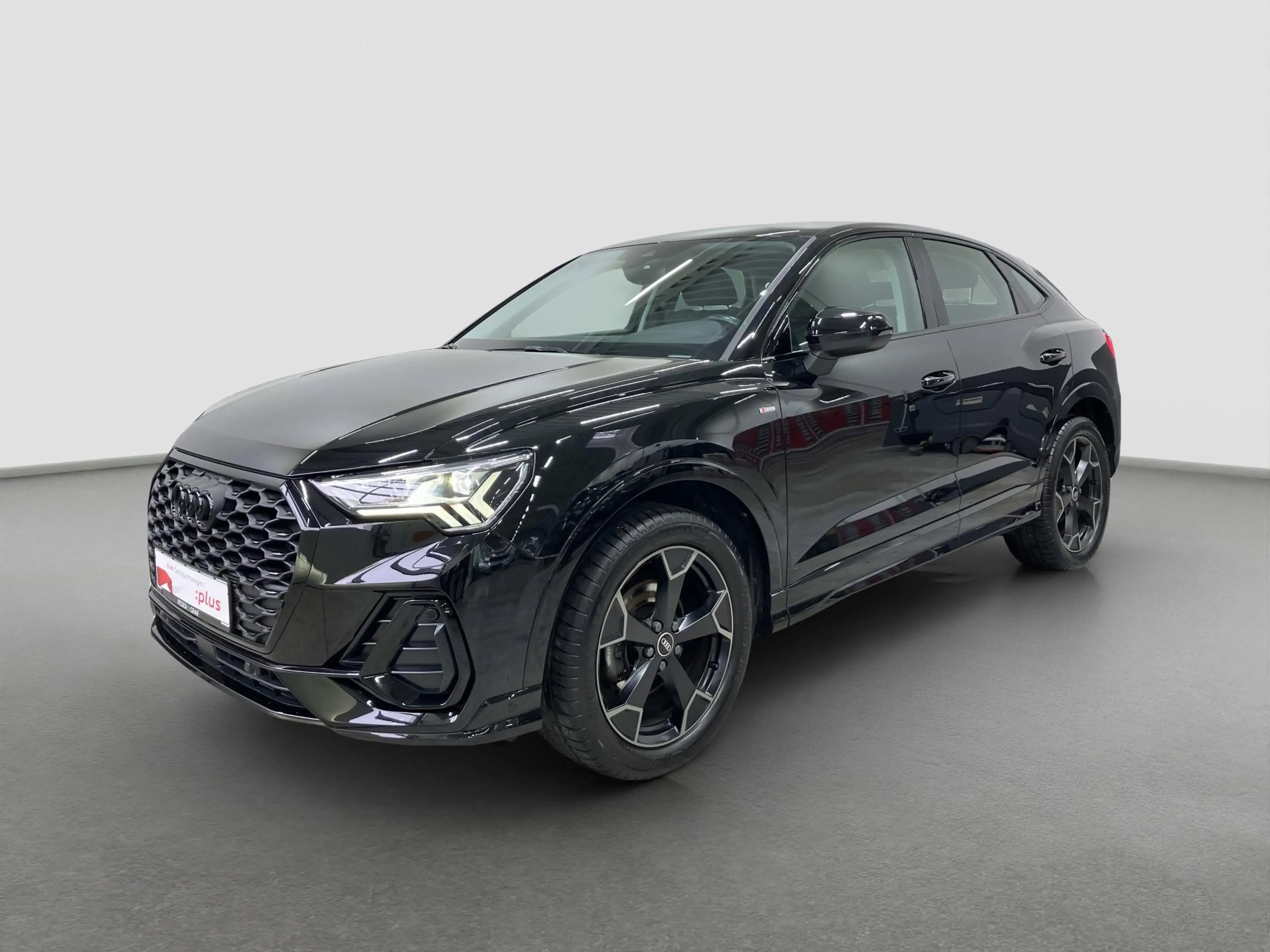 Audi Q3 Sportback S line 35 TFSI AHK Matrix Navi PDC+ — photo 11