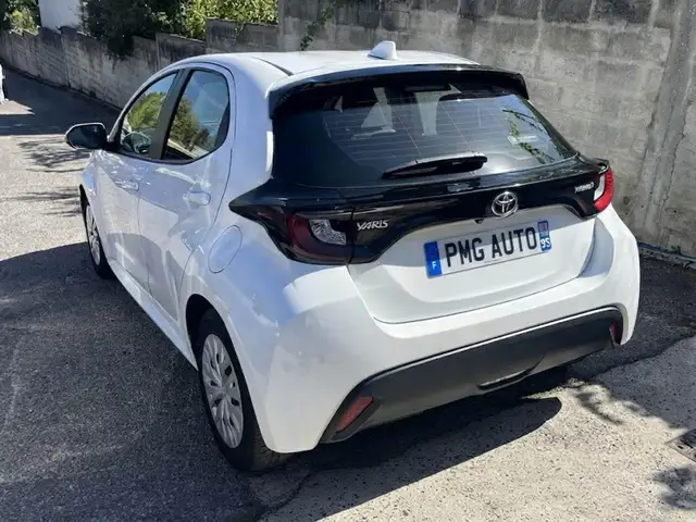 Toyota Yaris view 3