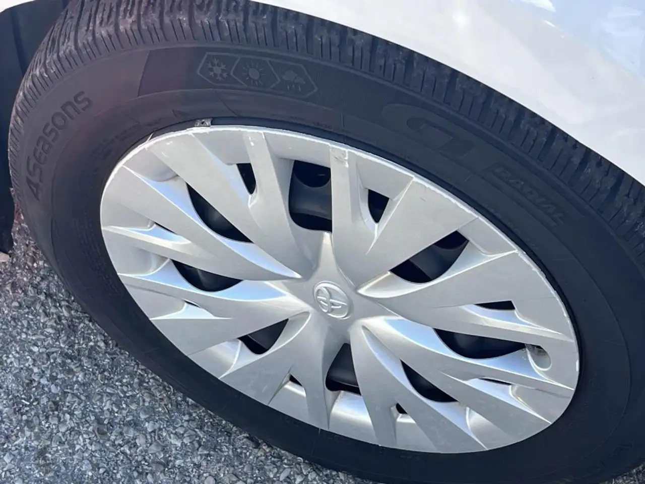Toyota Yaris Yaris — photo 19