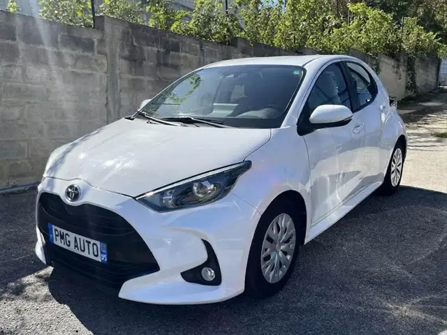 2022 Toyota Yaris in White for sale