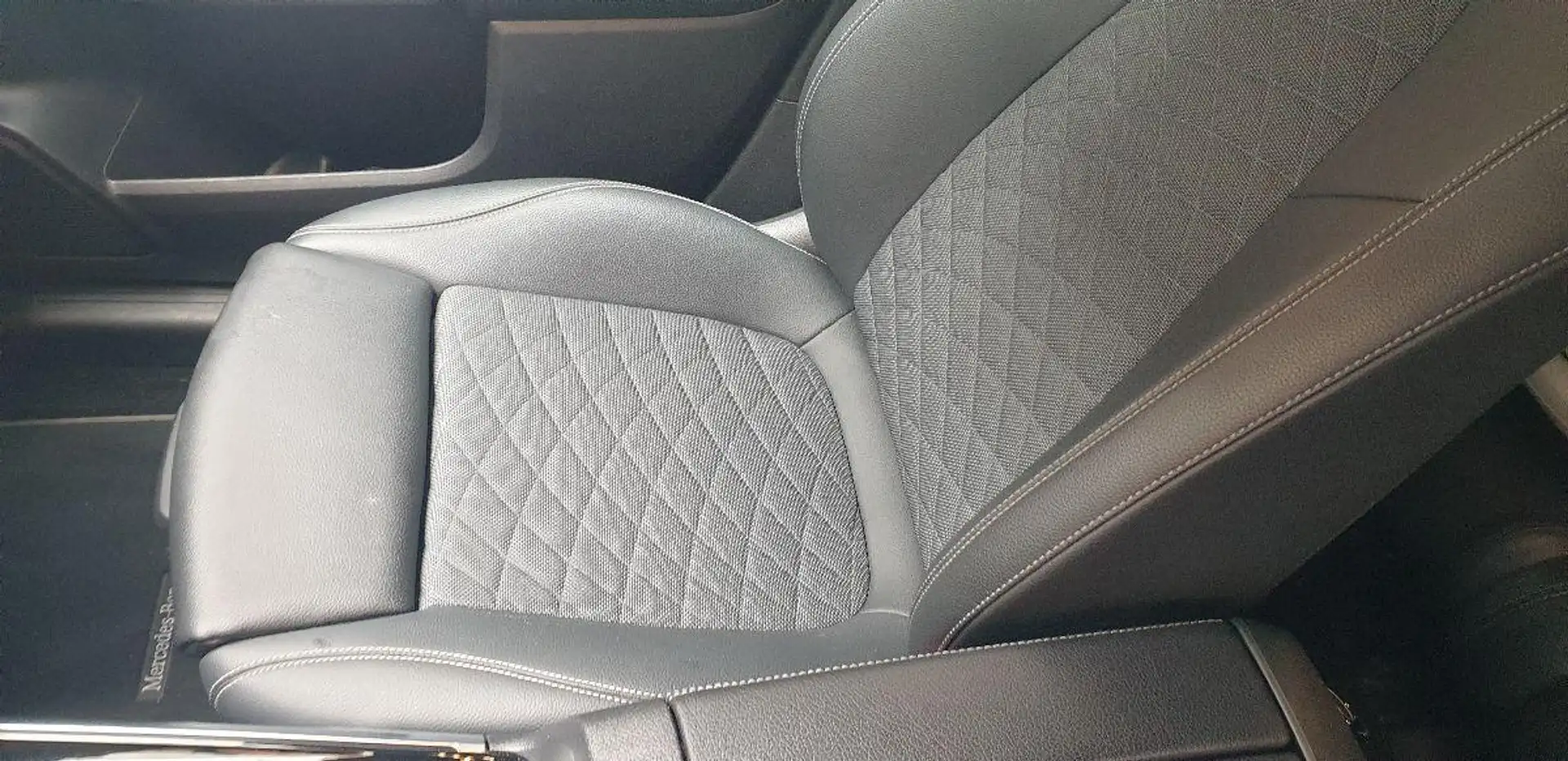 Mercedes-Benz GLB 200 200 d Automatic Sport Plus Grigio - 2