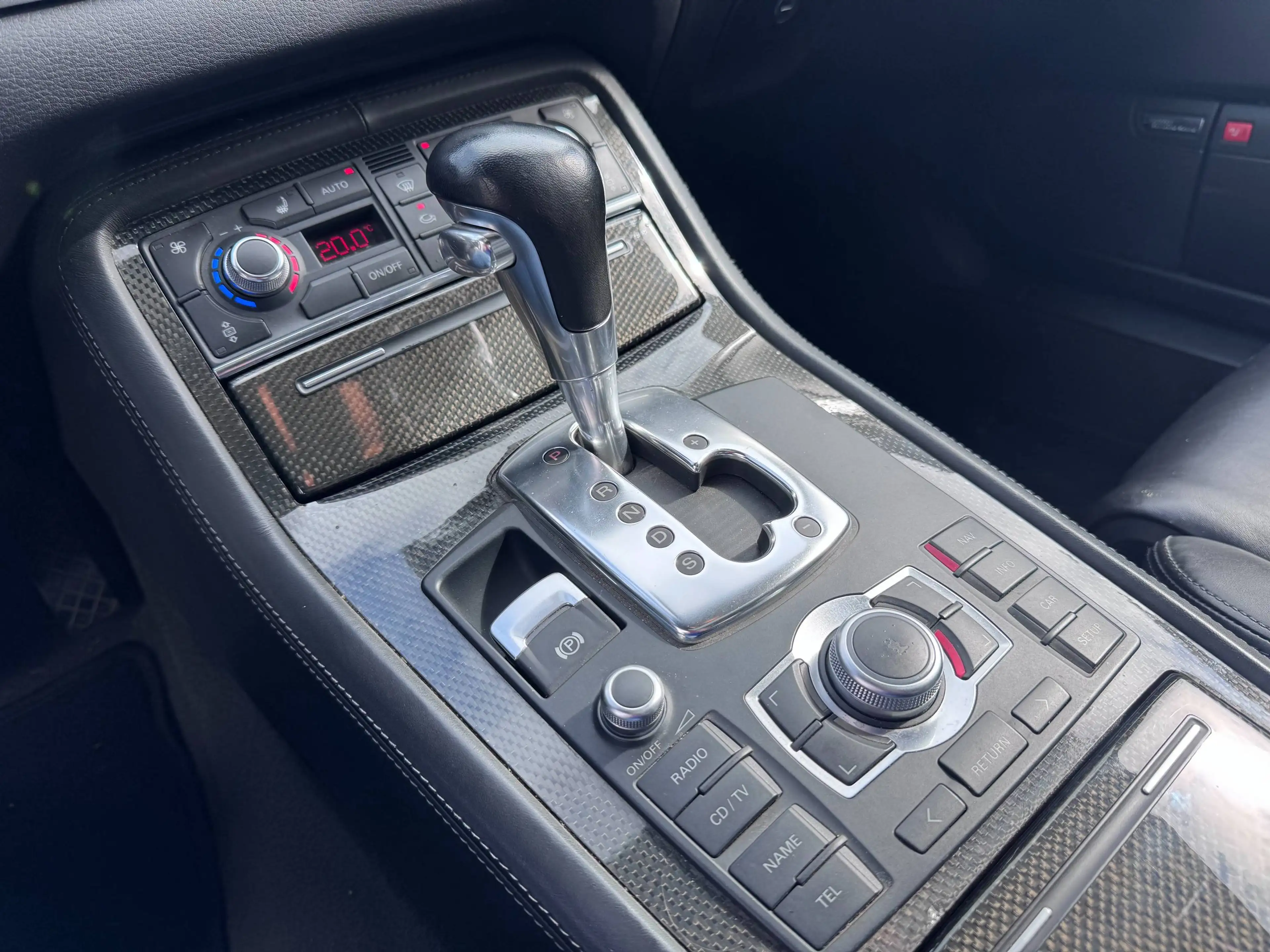 Audi S8 S8 5.2i V10 40v FSI S8 Quattro Tiptronic D3 Daytona Bose Sun Roof NEW ENGINE — photo 12