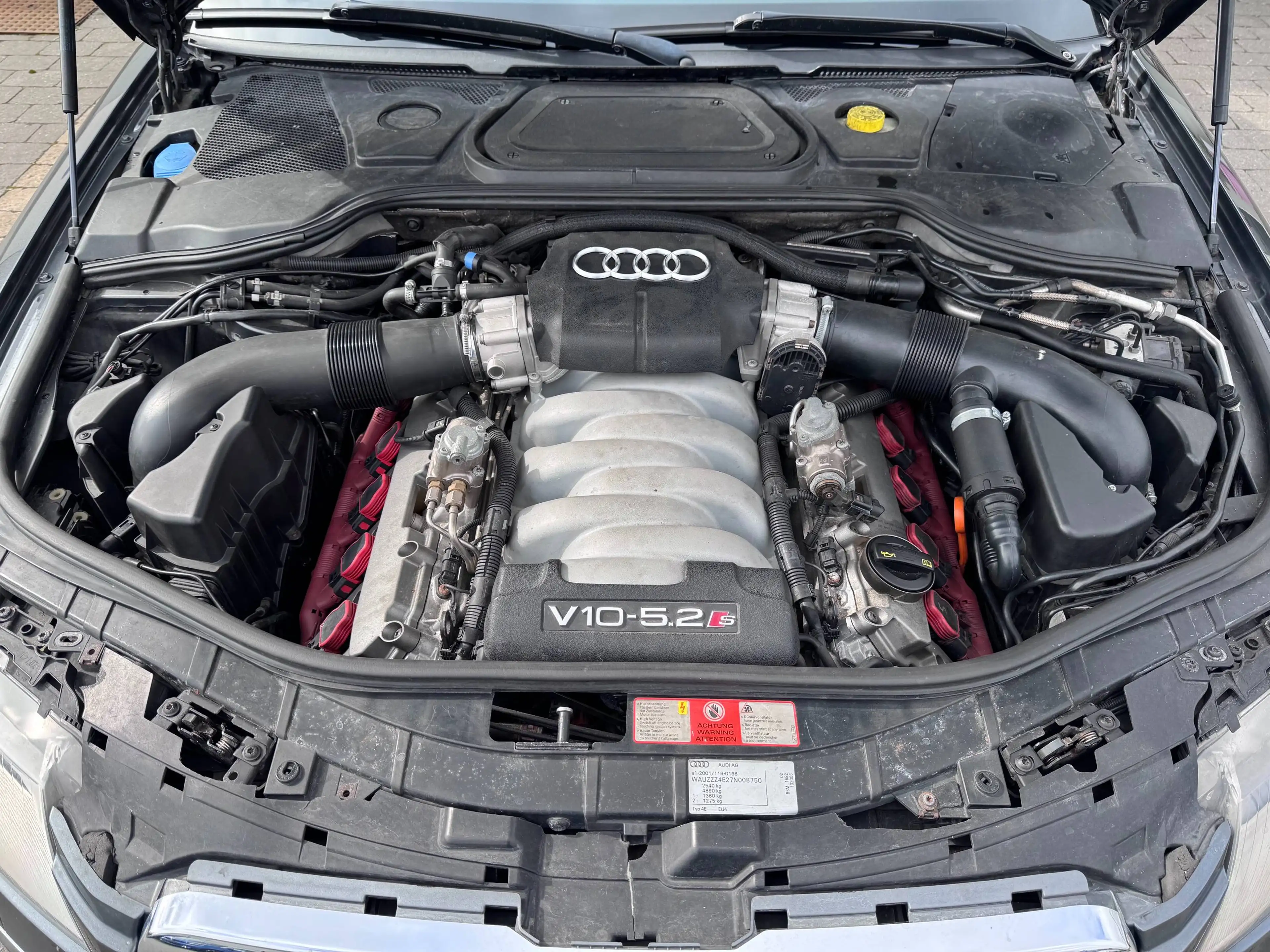 Audi S8 S8 5.2i V10 40v FSI S8 Quattro Tiptronic D3 Daytona Bose Sun Roof NEW ENGINE — photo 6
