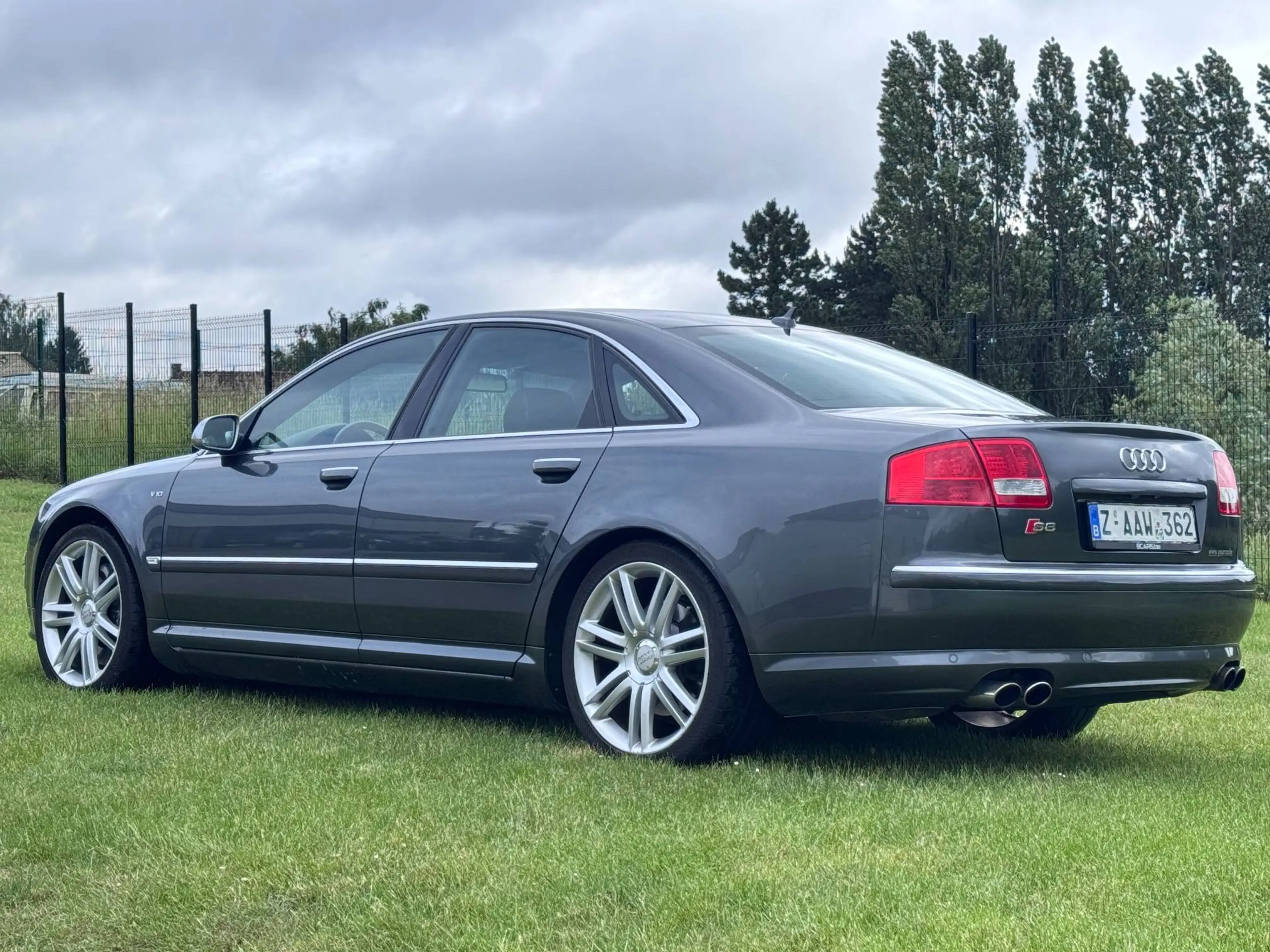 Audi S8 S8 5.2i V10 40v FSI S8 Quattro Tiptronic D3 Daytona Bose Sun Roof NEW ENGINE — photo 4