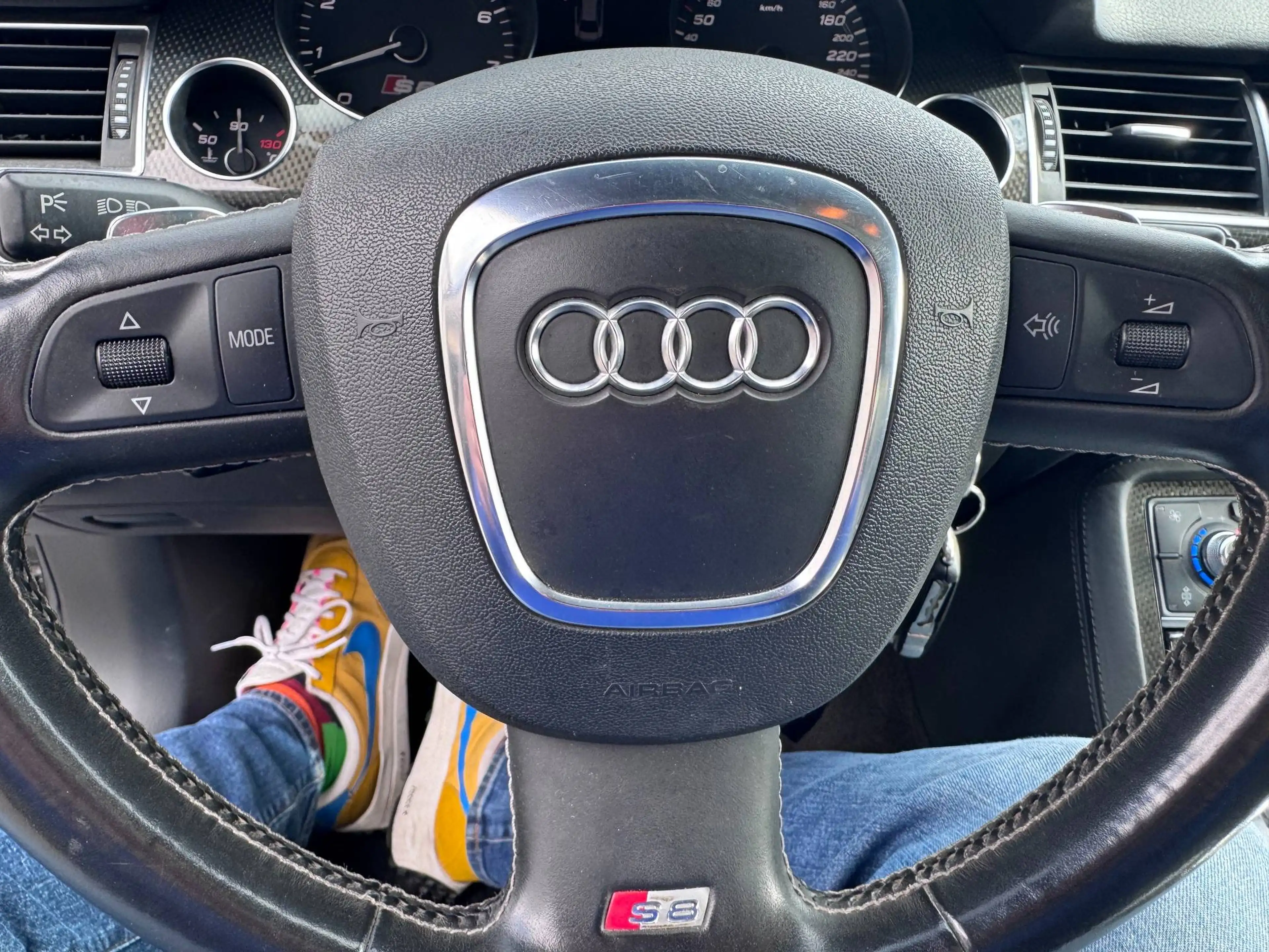 Audi S8 S8 5.2i V10 40v FSI S8 Quattro Tiptronic D3 Daytona Bose Sun Roof NEW ENGINE — photo 14