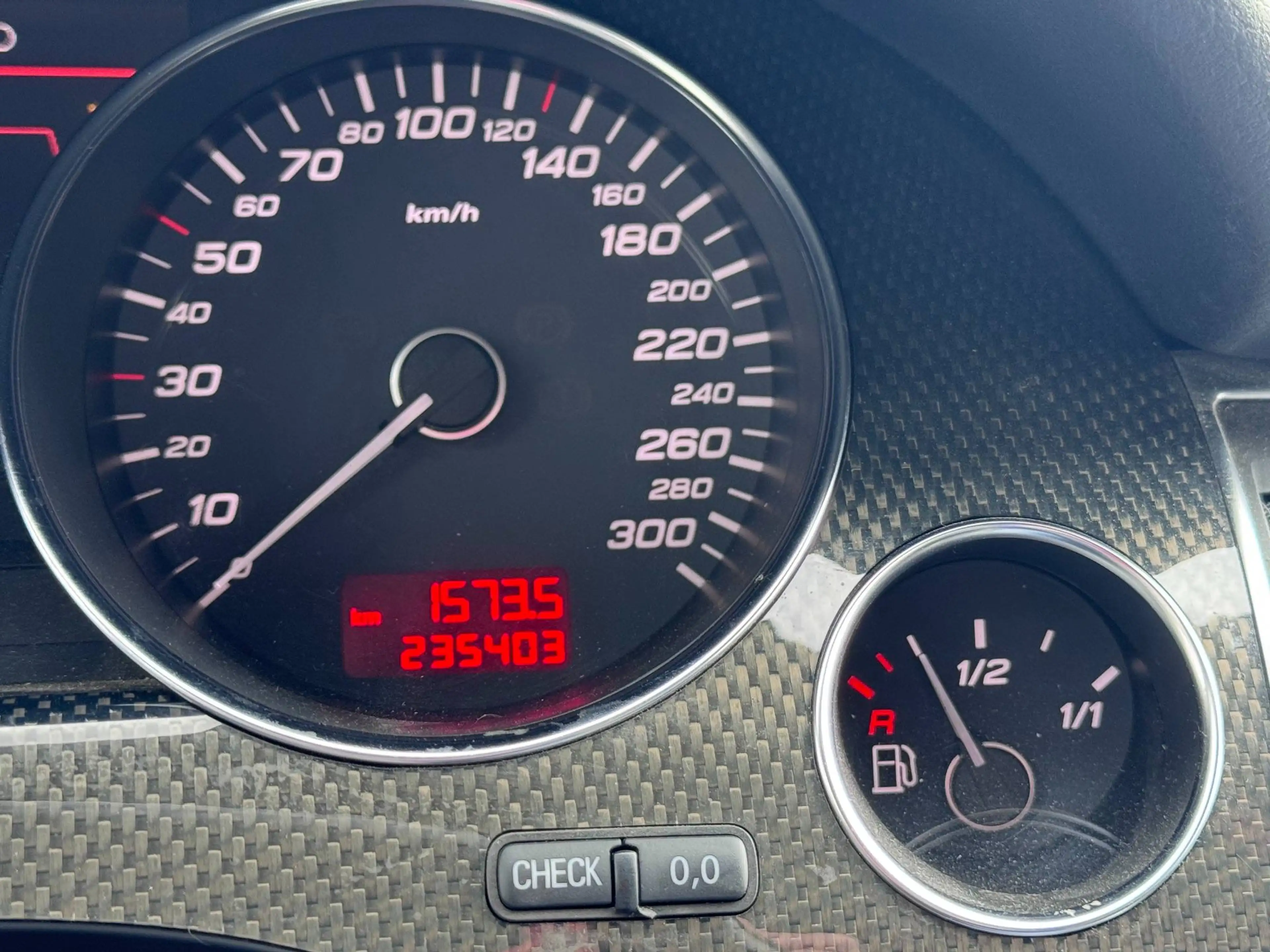 Audi S8 S8 5.2i V10 40v FSI S8 Quattro Tiptronic D3 Daytona Bose Sun Roof NEW ENGINE — photo 15