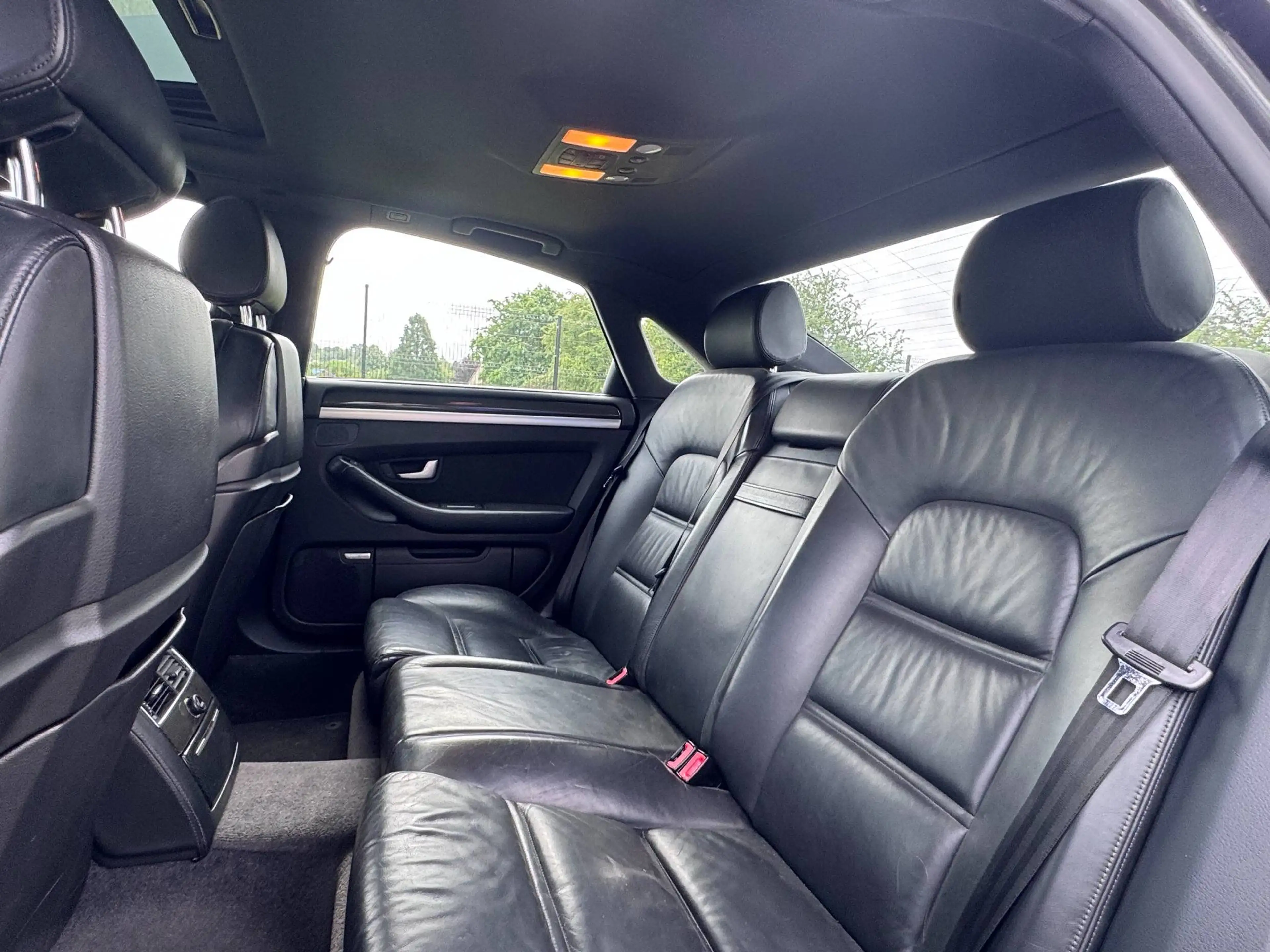 Audi S8 S8 5.2i V10 40v FSI S8 Quattro Tiptronic D3 Daytona Bose Sun Roof NEW ENGINE — photo 8