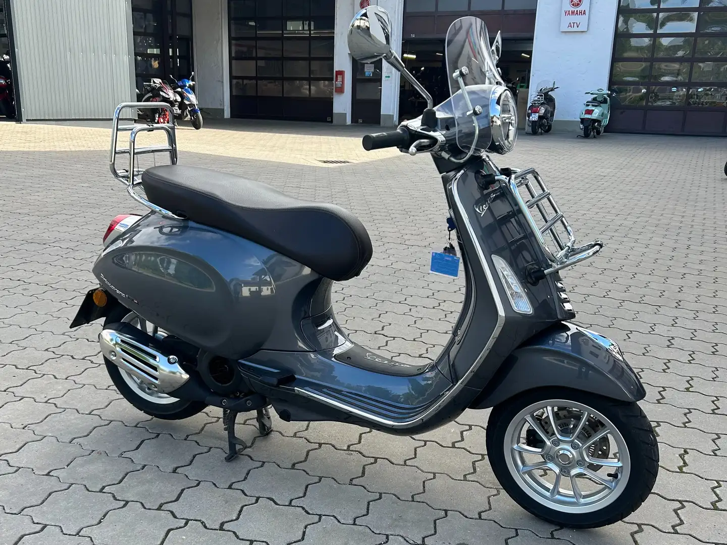 Vespa Primavera Touring 125 Grau - 2