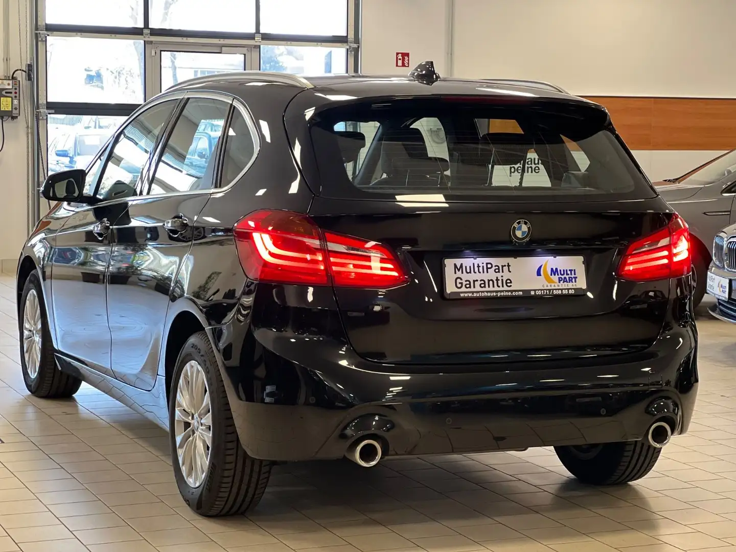 BMW 218 218d AT Aut/Leder/Pan/Stau&DrivAss+/St&Go/Harman Schwarz - 2
