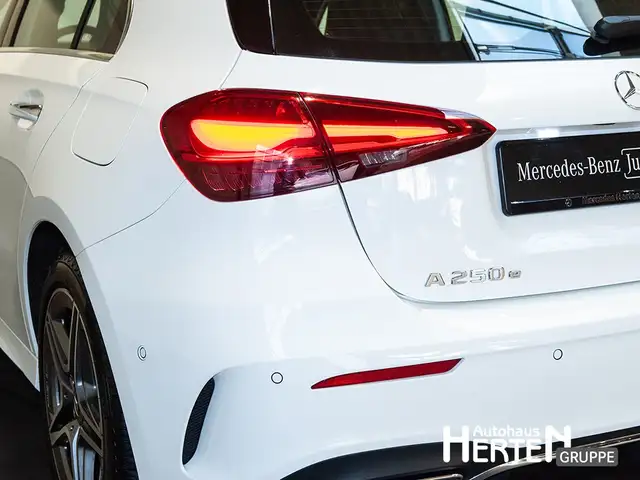 Mercedes-Benz A-Class view 14