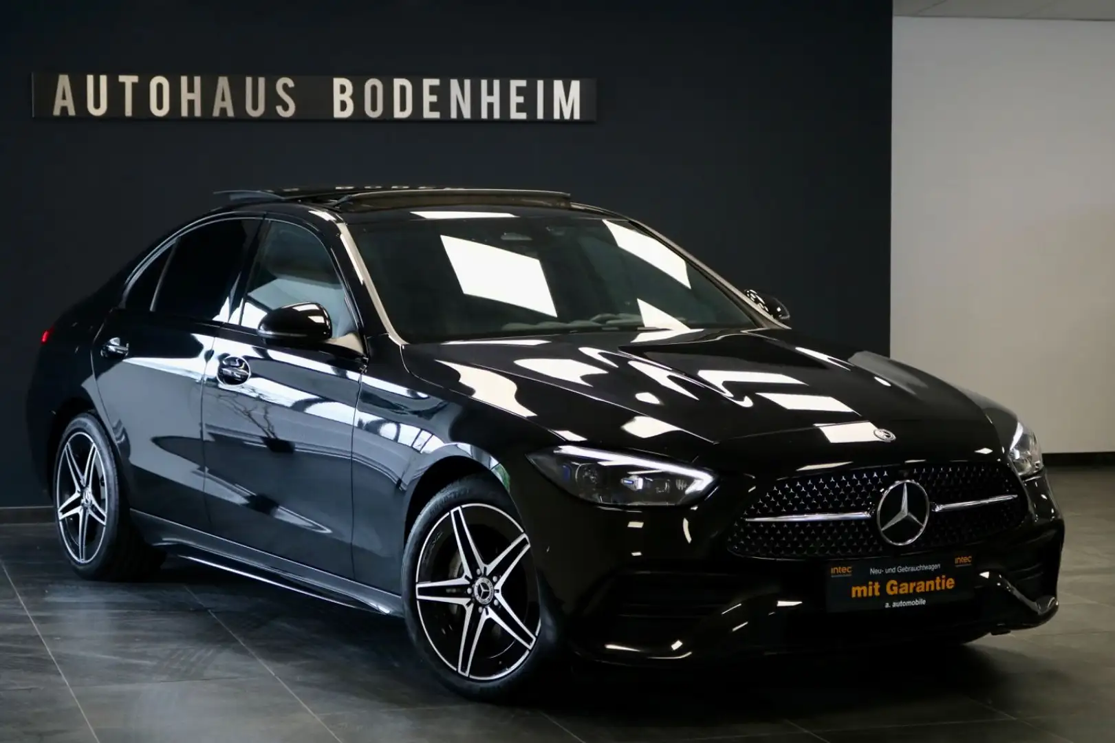 Mercedes-Benz C 300 e C -Klasse  AMG-LINE/360°/PANO/HEAD-UP Schwarz - 1