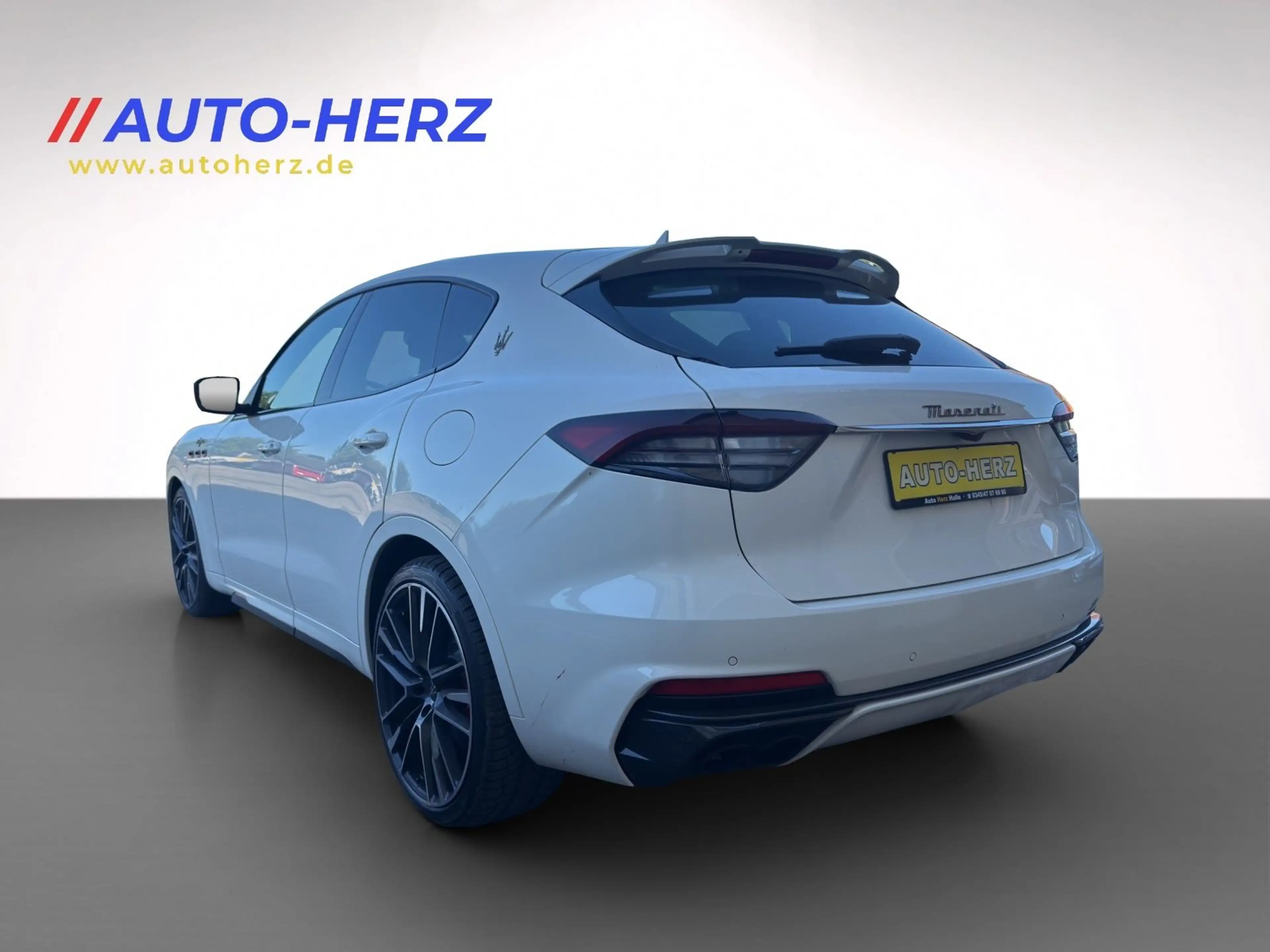 Maserati Levante 3.8 V8 Trofeo Carbon+Panorama+Memory — photo 10
