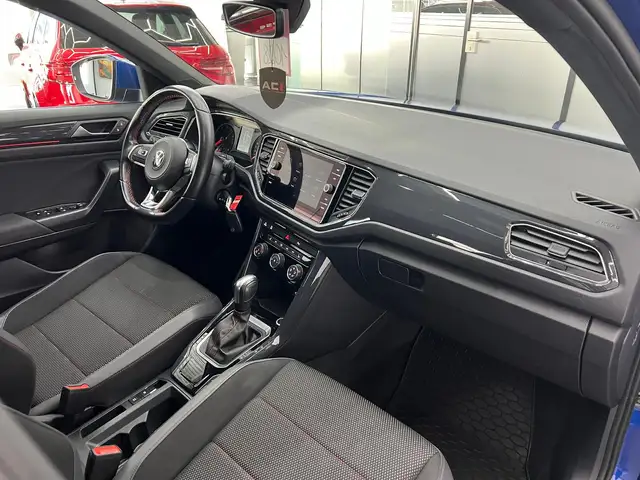 Volkswagen T-Roc view 13