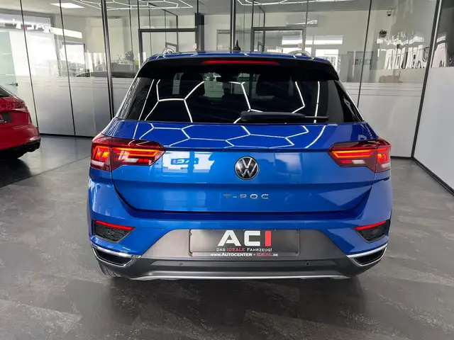 Volkswagen T-Roc view 5