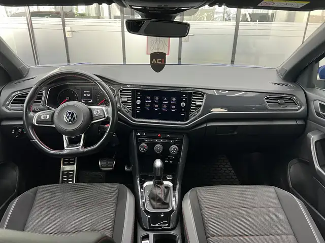 Volkswagen T-Roc view 14