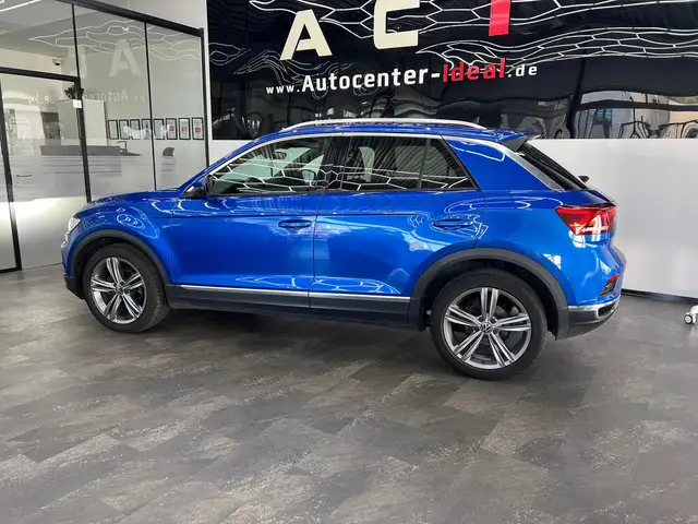 Volkswagen T-Roc view 9