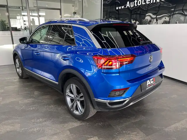 Volkswagen T-Roc view 4