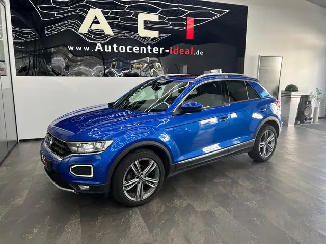 Volkswagen T-Roc view 2