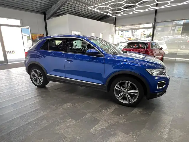 Volkswagen T-Roc view 7