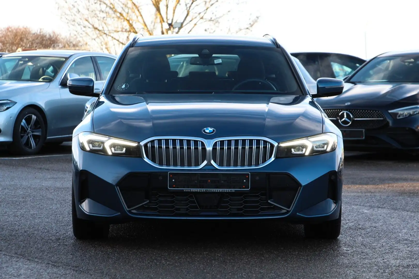 BMW 330 i xDrive Touring ACC*WIDESCREEN*LED M Sport Blau - 2