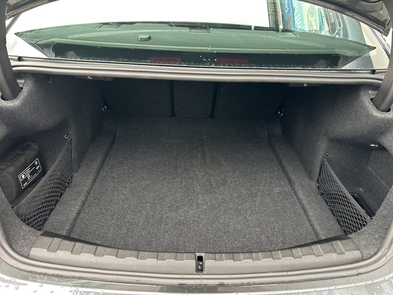 BMW 330 i xDrive Limo M Sport AHK Head-Up Tempomat DA SHZ — photo 12