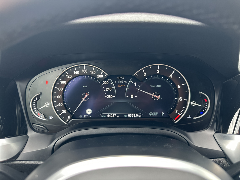 BMW 330 i xDrive Limo M Sport AHK Head-Up Tempomat DA SHZ — photo 9