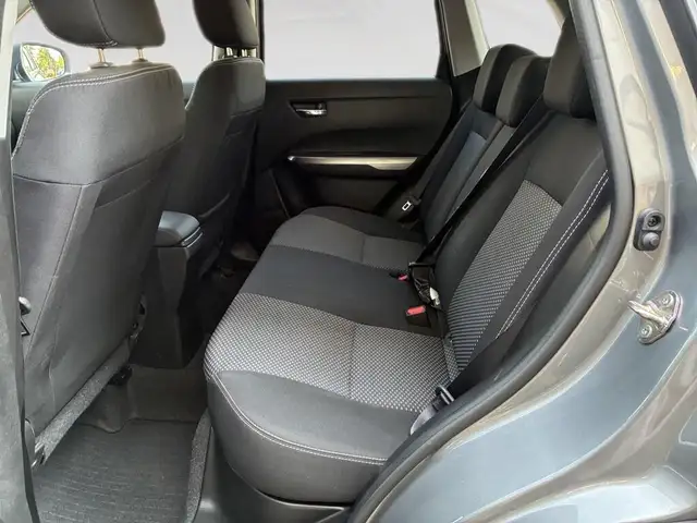 Suzuki Vitara view 8