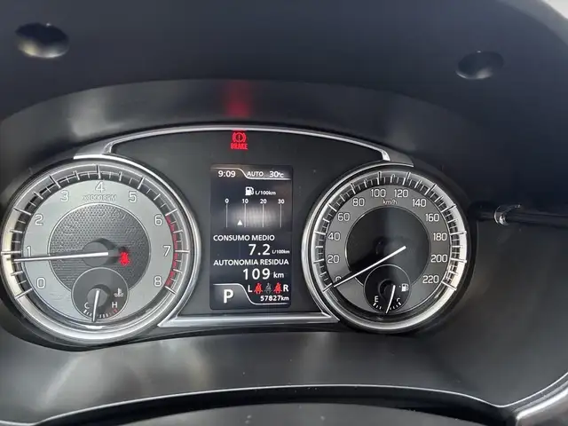 Suzuki Vitara view 16