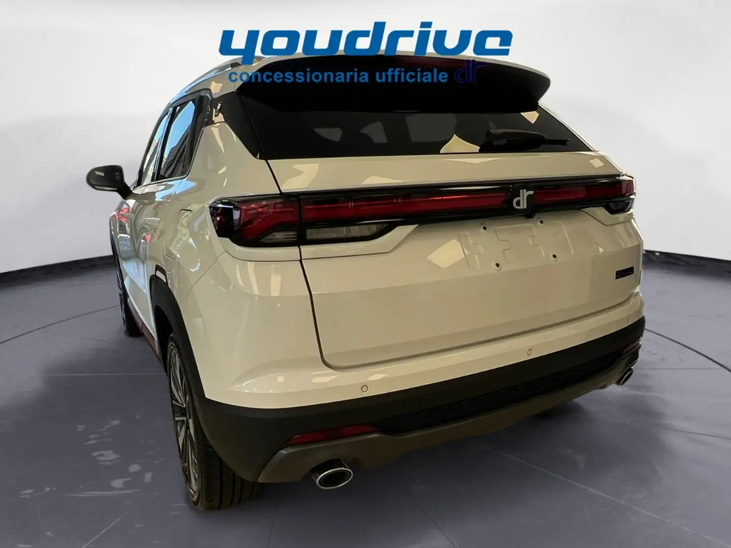DR Automobiles DR5 Stilnovo 1.4 TGDI DCT Weiß - 2