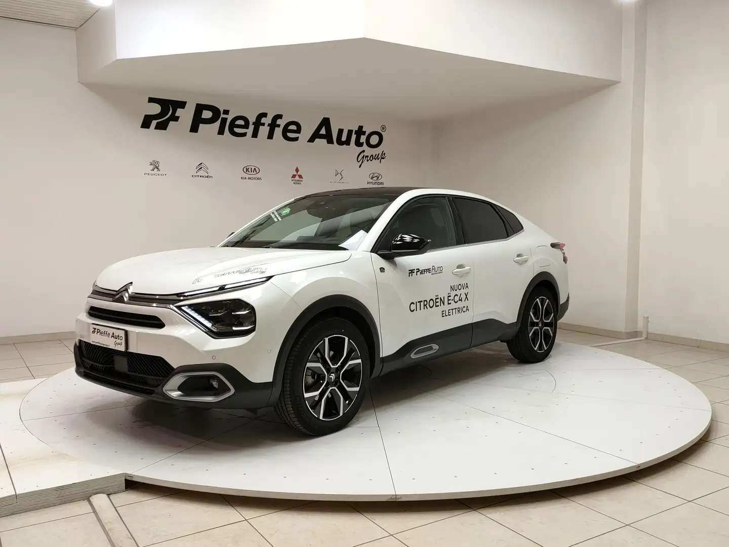 Citroen C4 Nuova e-C4 X Elettrica 100kw (136cv) - Shine Bianco - 1
