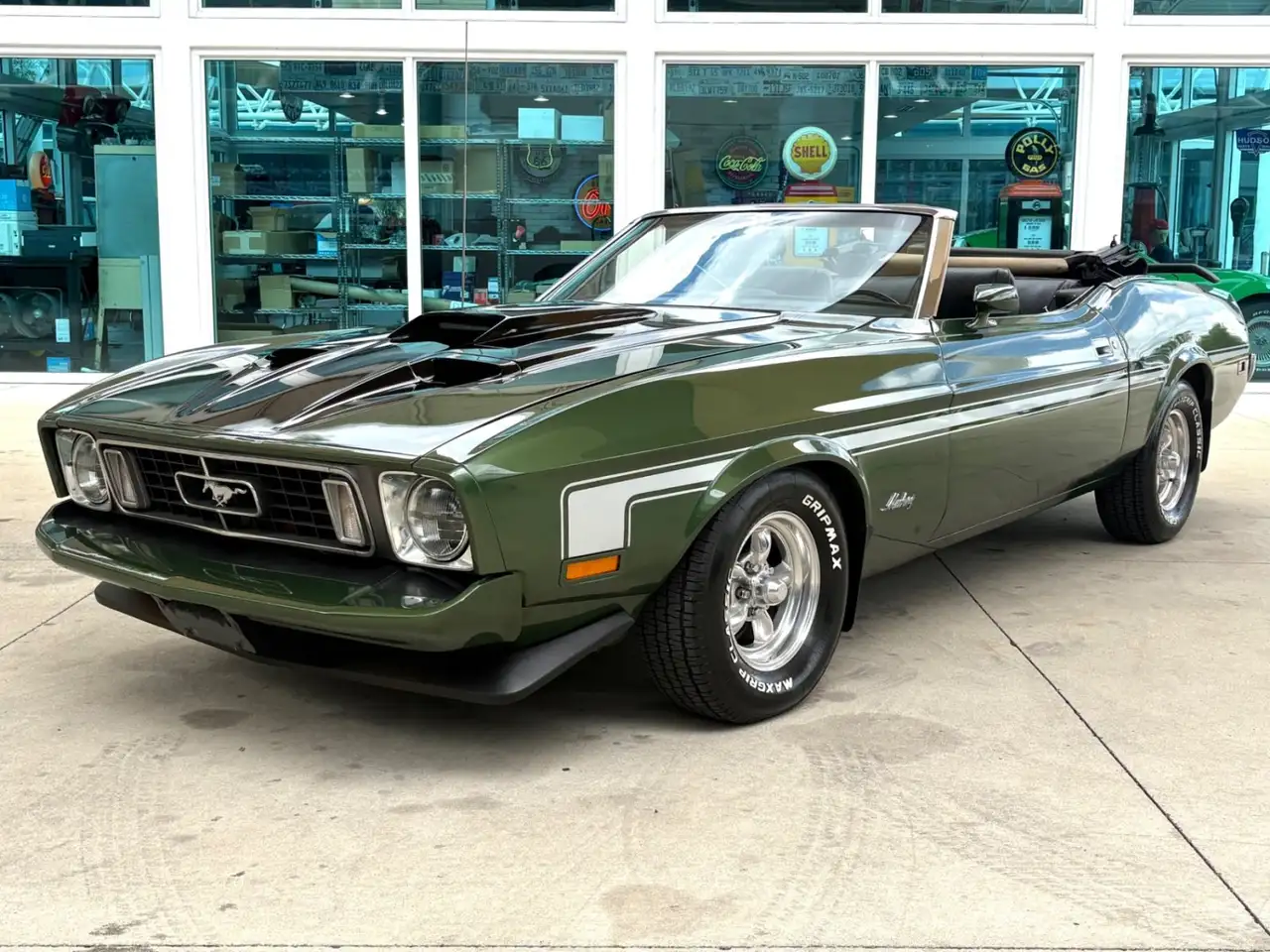 Ford Mustang Base, foto 1