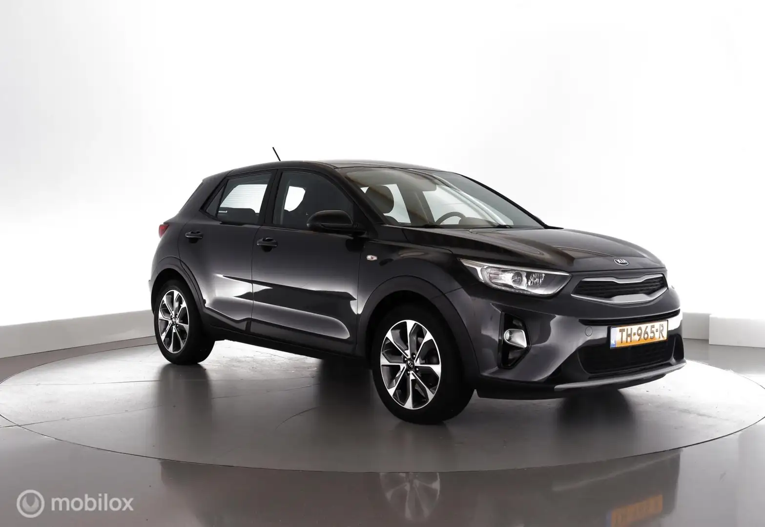 Kia Stonic 1.0 T-GDi 120PK ComfortPlusLine Navigator trekhaak Grijs - 2