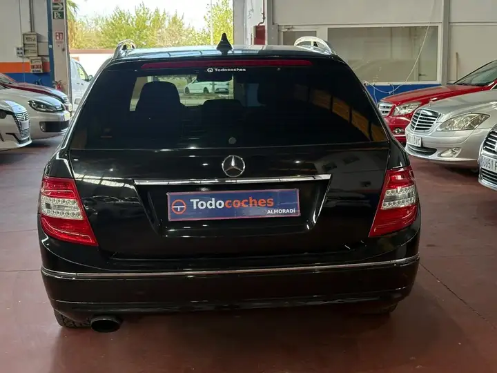 Mercedes-Benz Clase C 2009, foto 10