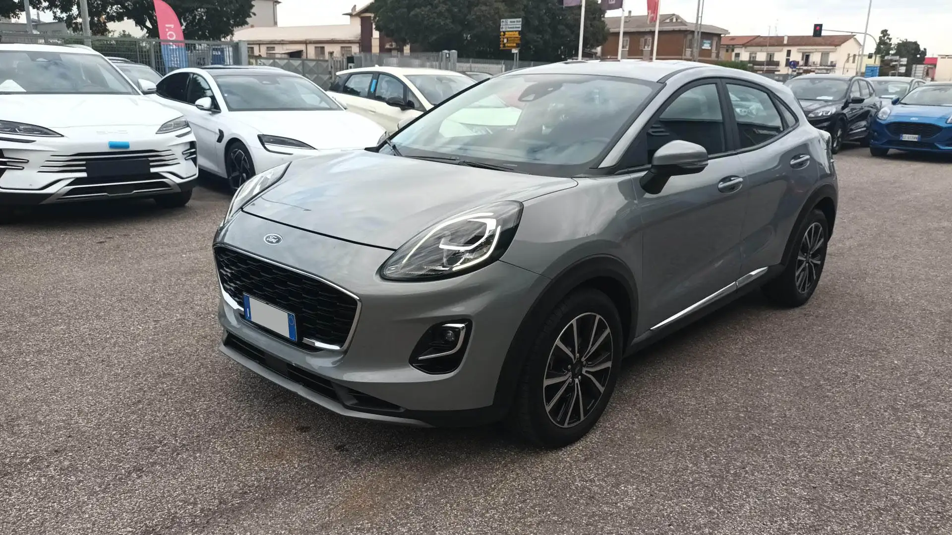 Ford Puma 1.0 EcoBoost Hybrid 125 CV S&S Titanium Grau - 2