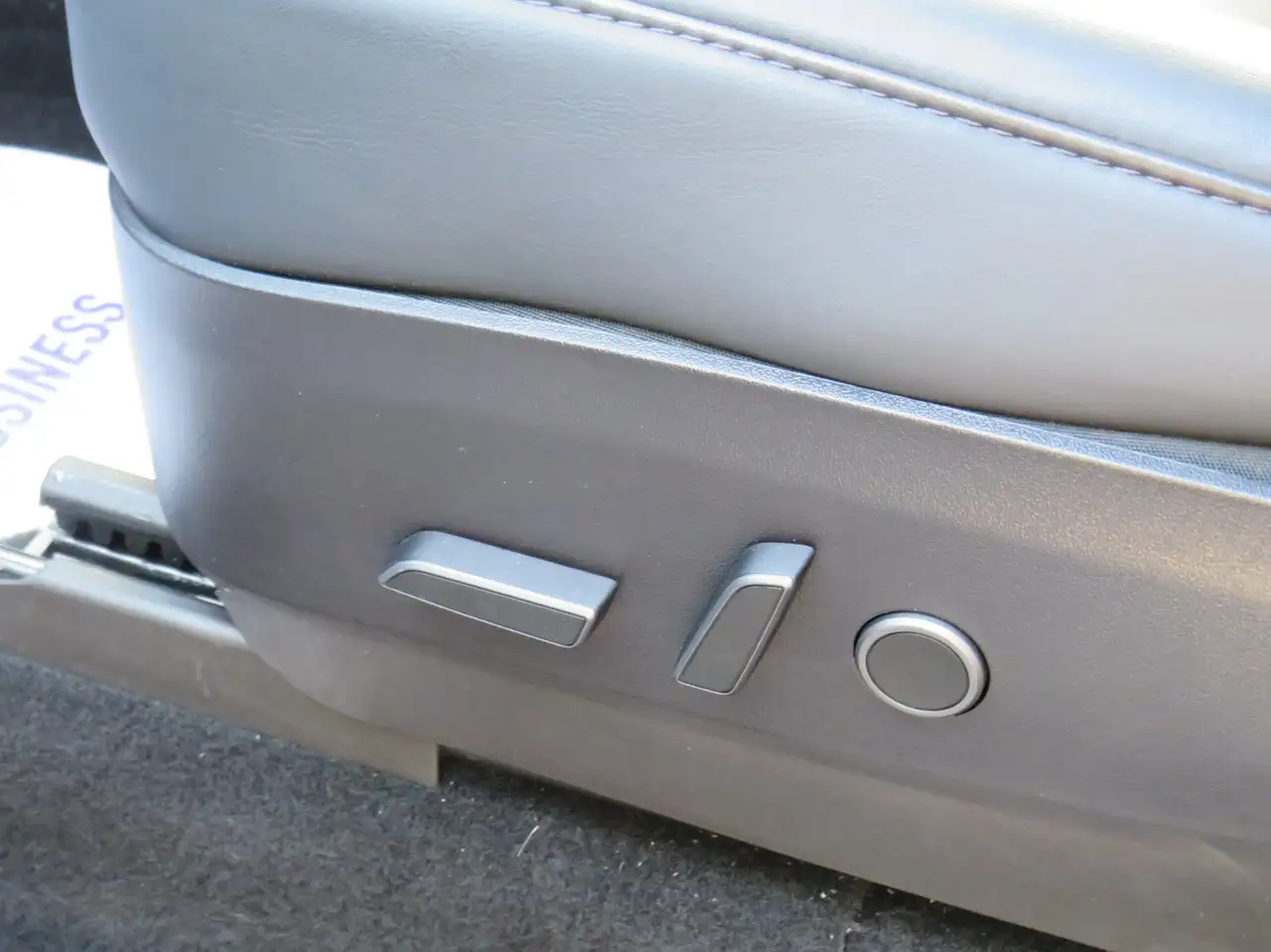 Tesla Model Y снимка Tesla Model Y
