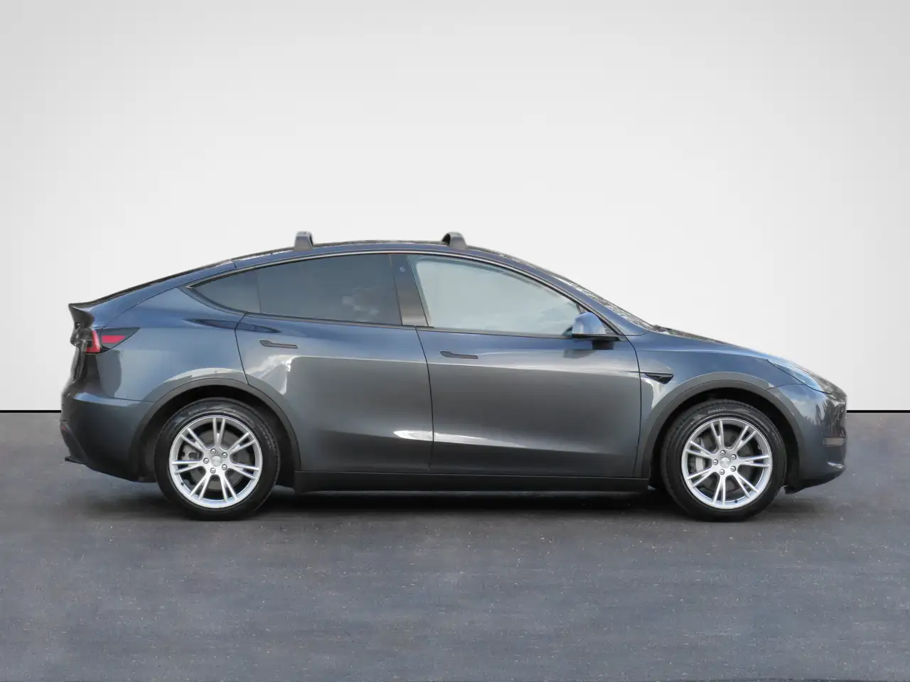 Tesla Model Y снимка Tesla Model Y