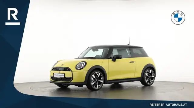 Mini Cooper Cooper view 3