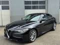 Alfa Romeo Giulia Super 2,2 160 ATX Aut. Schwarz - thumbnail 1