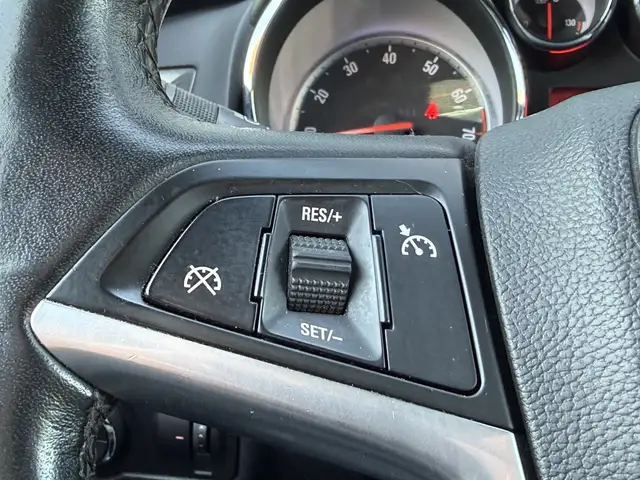 Opel Astra view 12