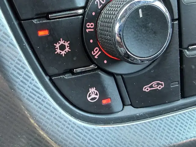 Opel Astra view 24