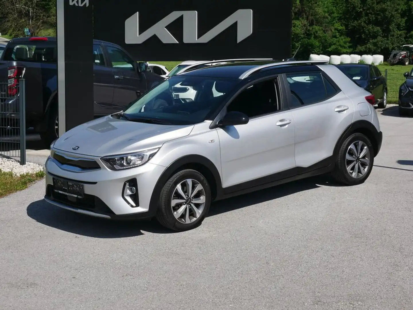 Kia Stonic 1,0 TGDI GPF ISG Silber Weiß - 1
