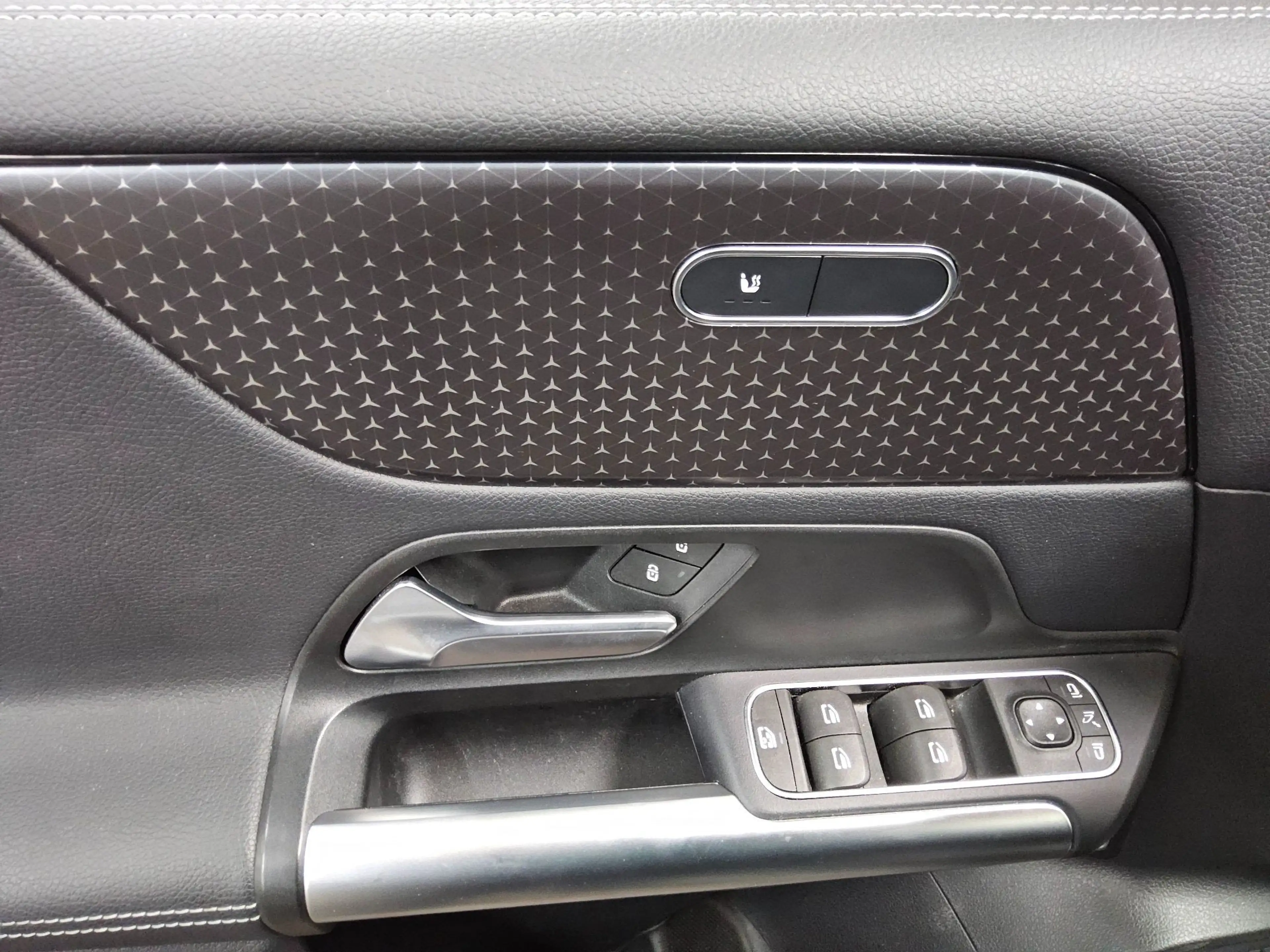 Mercedes-Benz B 250 e Progressive T-Leder Navi LED — photo 10