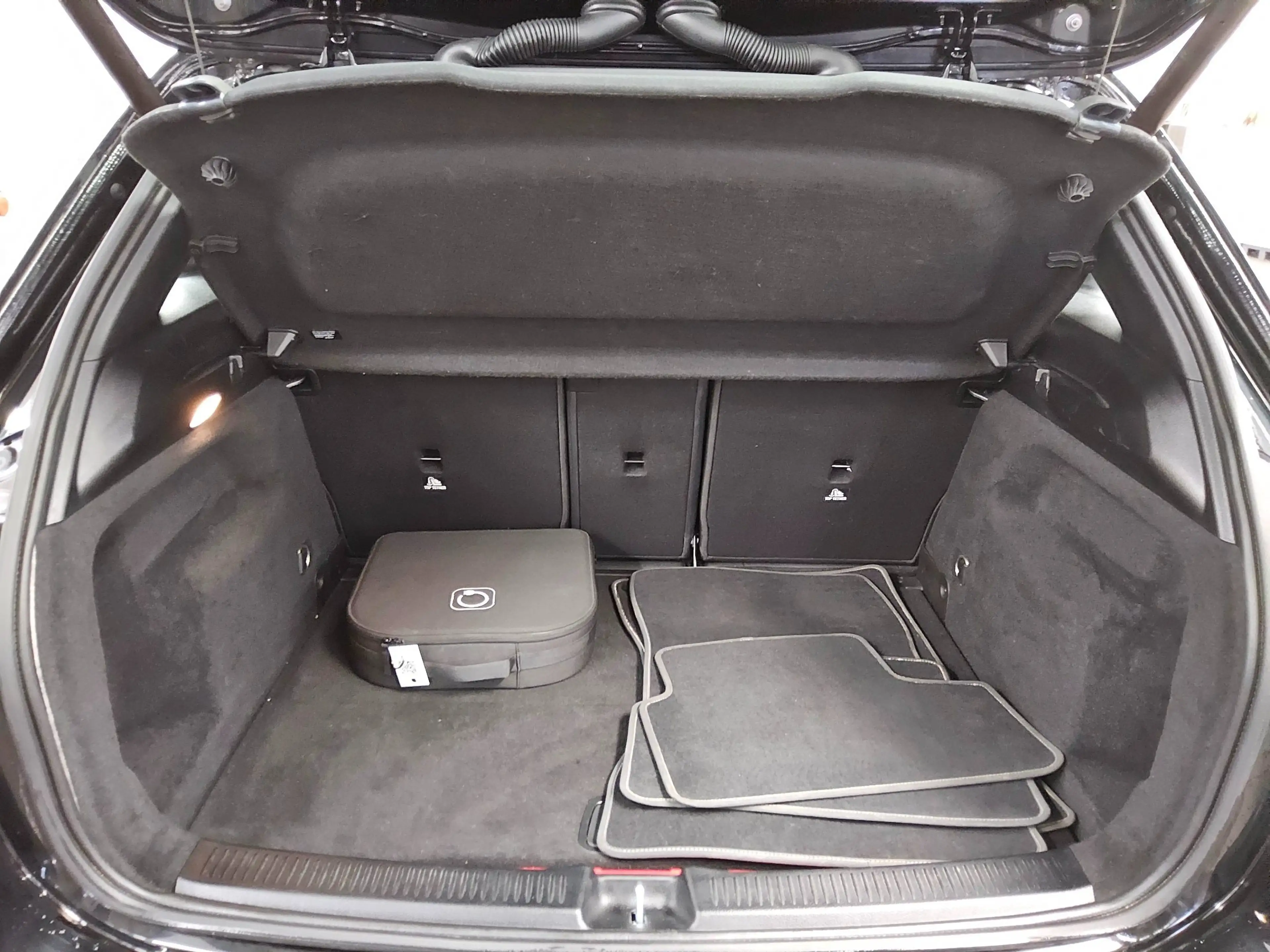 Mercedes-Benz B 250 e Progressive T-Leder Navi LED — photo 13